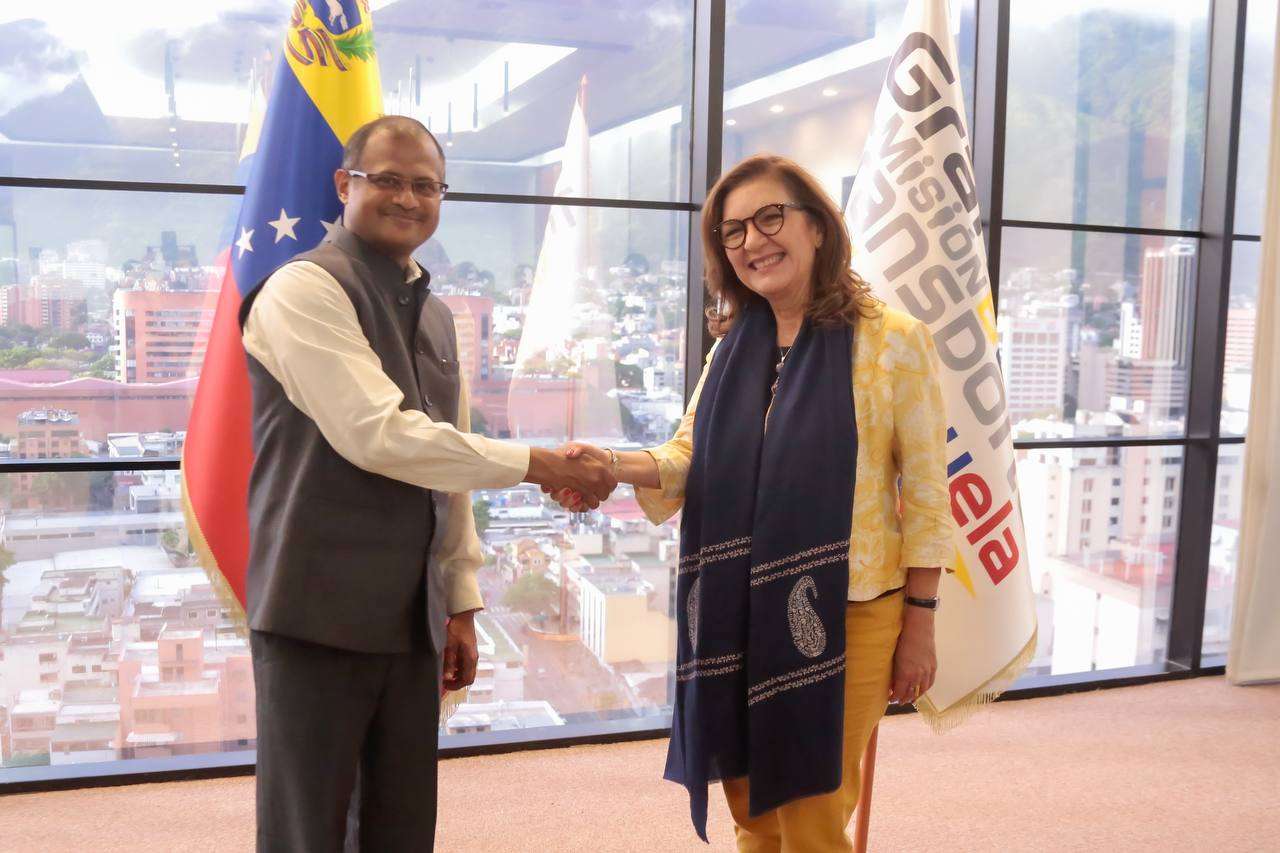 Venezuela e India afianzan alianzas estratégicas en materia de transporte
