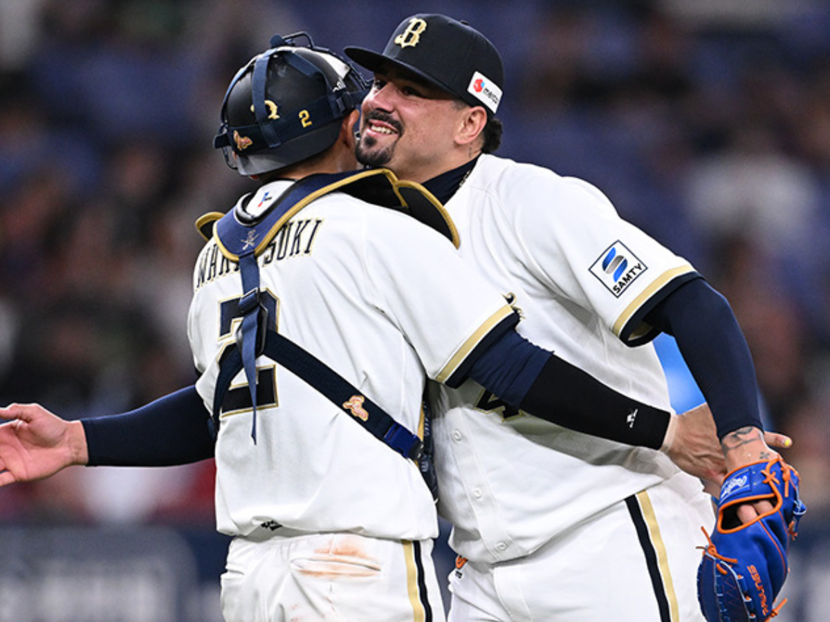 Machado y Quijada salvaron para sus equipos en Japón
