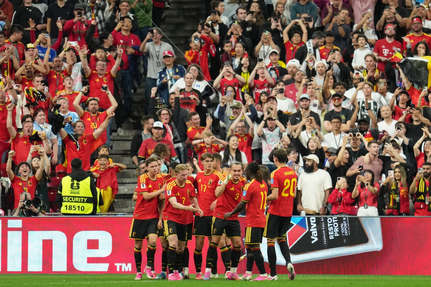 Bélgica golea a Nueva Zelanda y pasa a 16vos de final