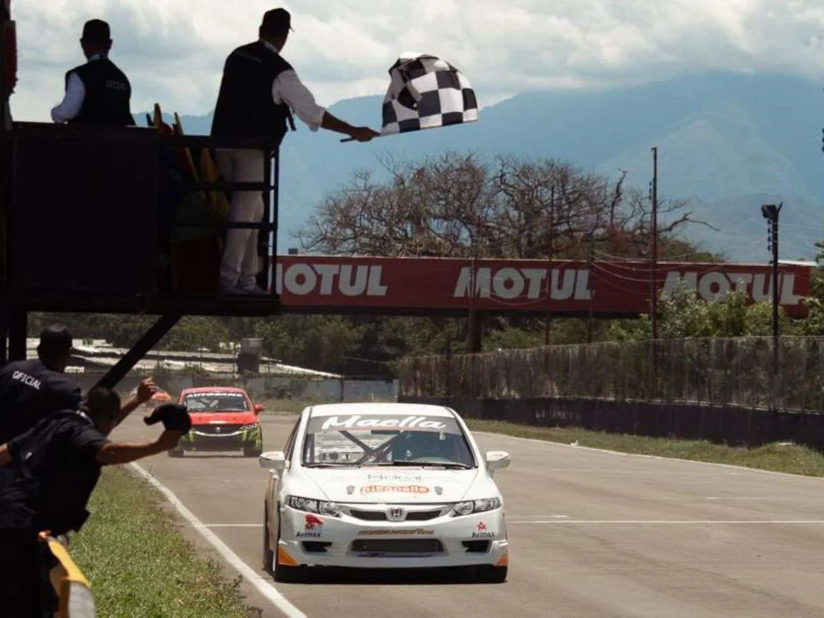 Fontana y Benenatti dominaron la Civic en sus dos categorías