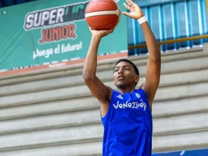 Carlos Pérez destaca la unión en la Selección U17