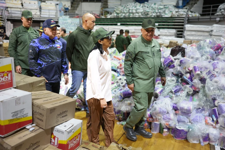 Presidenta Rodríguez supervisó el Centro de Acopio principal en La Guaira