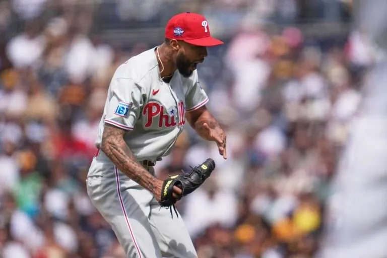 ¡Historico! Cristopher Sánchez se convierte en el primer pitcher zurdo en lanzar 50 innings sin permitir carreras