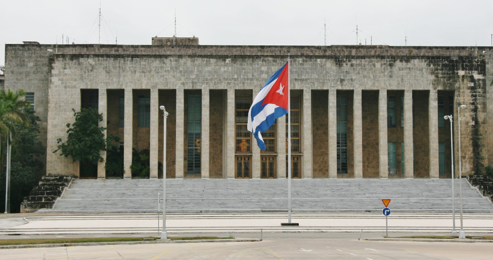 Paquete de reformas económicas en Cuba busca liberizar y descentralizar su economía
