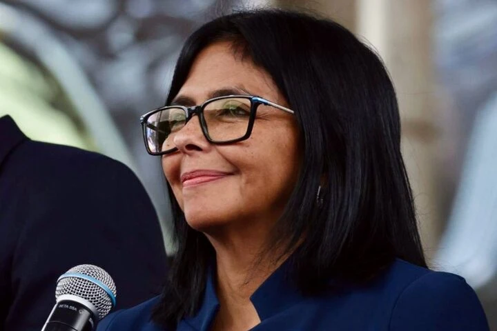 Delcy Rodríguez felicita a De La Espriella y espera tener una relación bilateral de respeto