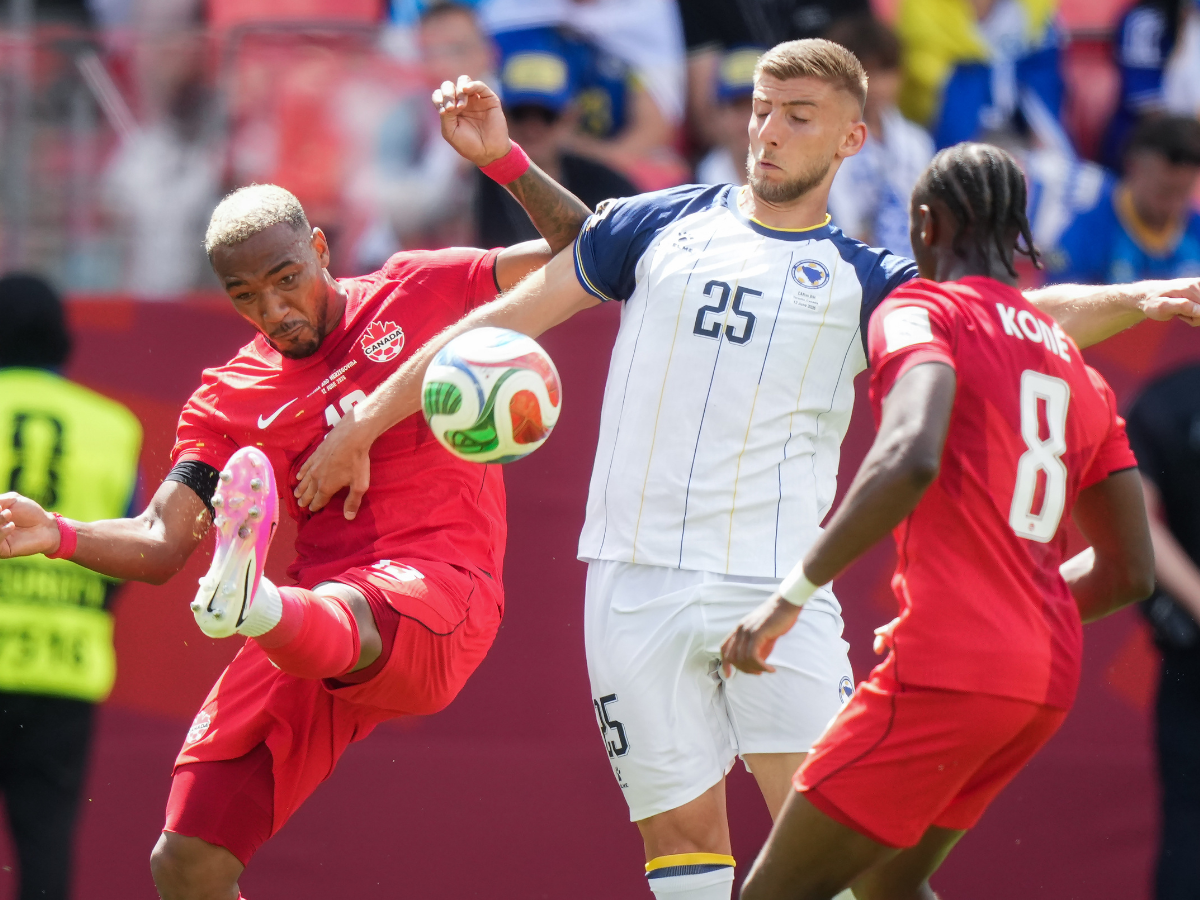 Canadá y Bosnia igualaron en el debut