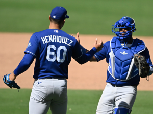 Edgardo Henríquez se luce en el bullpen de los Dodgers