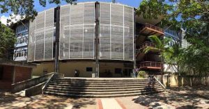 Ejecutan trabajos de rehabilitación integral en el edificio Trasbordo de la UCV