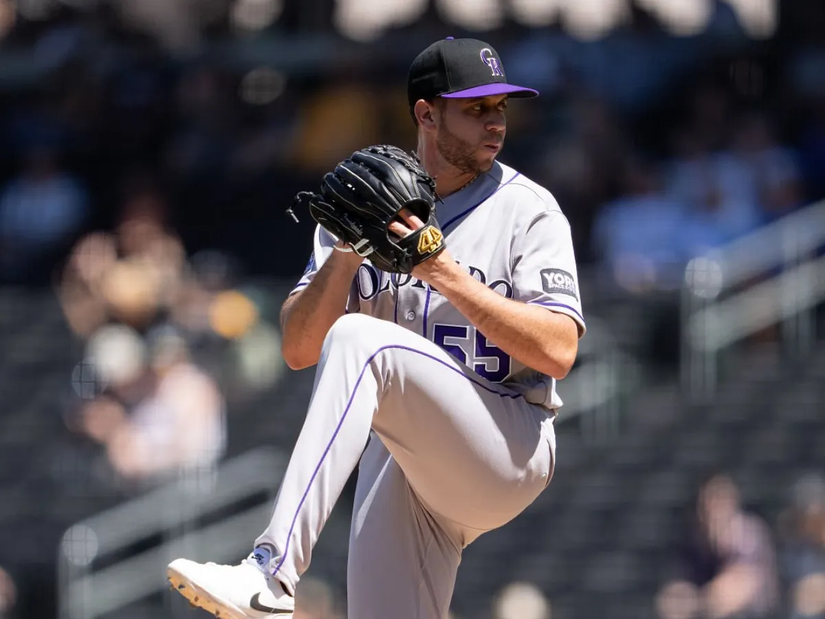 Eiberson Castellano debutó con salvado en histórica paliza de Rockies