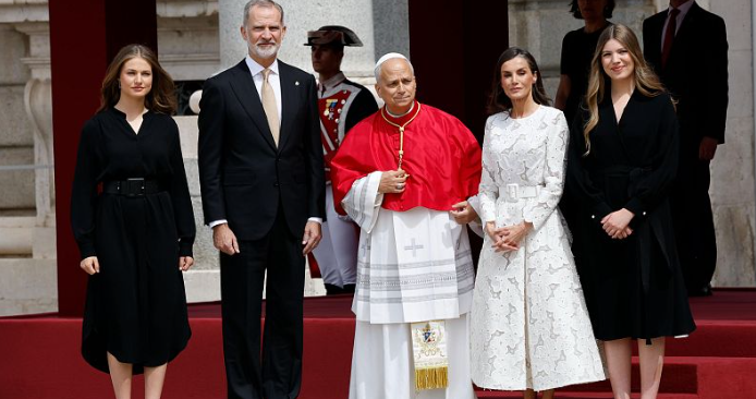 El papa León XIV llega a Madrid para su primera visita apostólica a España
