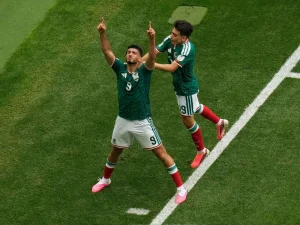 México triunfó en su debut ante Sudáfrica