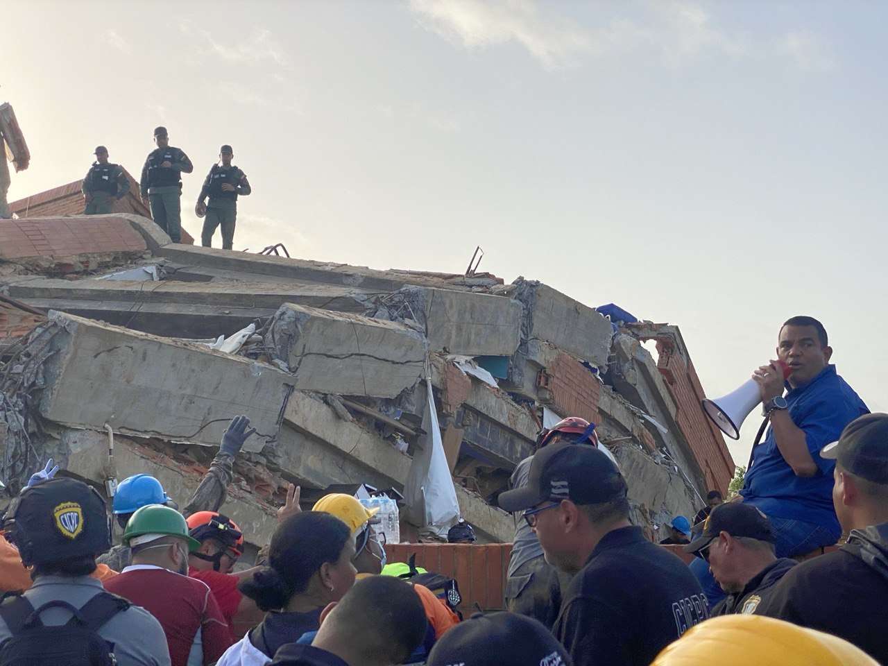 Gobernador de Falcón anuncia cierre de operaciones de búsqueda en Tucacas