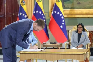 Venezuela firma licencia con Shell para Fase I del campo gasífero Loran