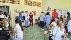 Atienden a más de 300 trabajadores educativos en Santa Lucía del Tuy