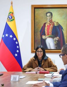 Ejecutivo evalúa acuerdos para impulsar la producción de hidrocarburos