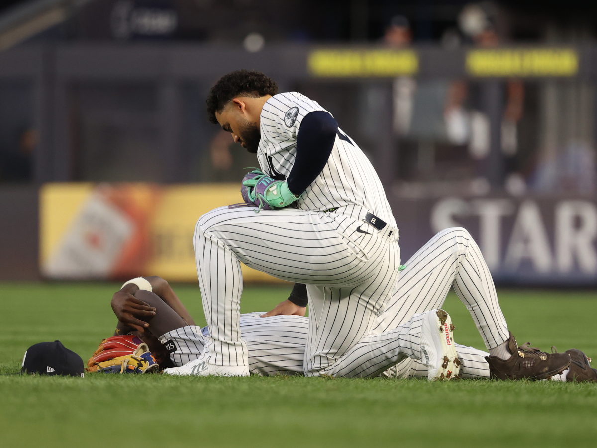 Jazz Chisholm Jr. de Yankees sale del juego tras chocar con Jasson Domínguez