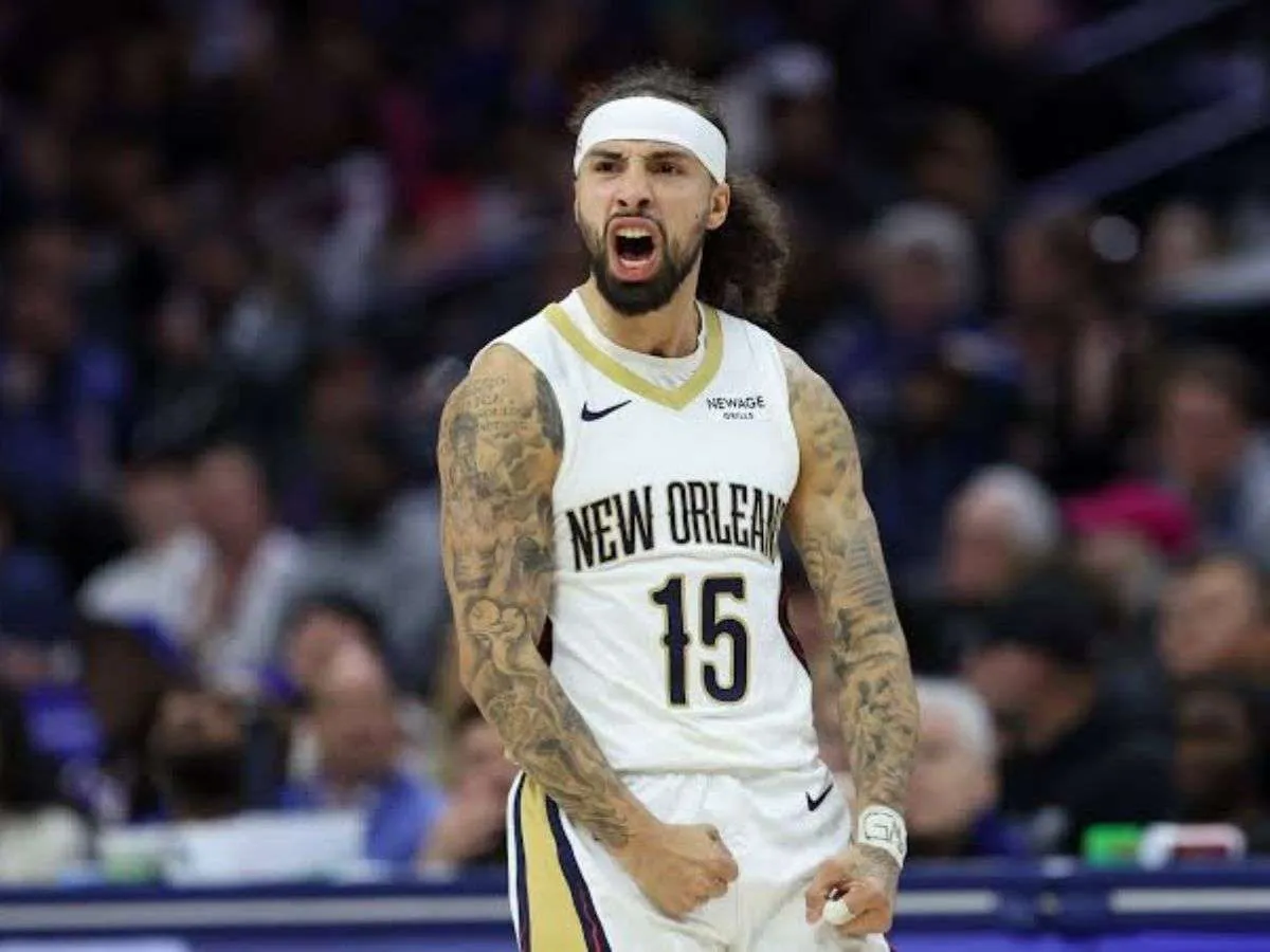 José Alvarado se queda en los Knicks
