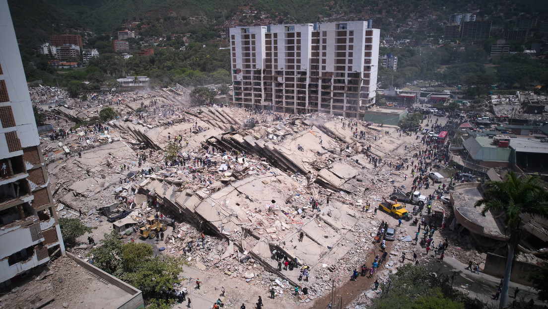 Cifra de fallecidos tras fuertes sismos se eleva a 1.430 y más de 3 mil heridos
