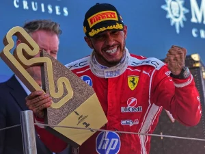 Lewis Hamilton logra su primer triunfo con Ferrari