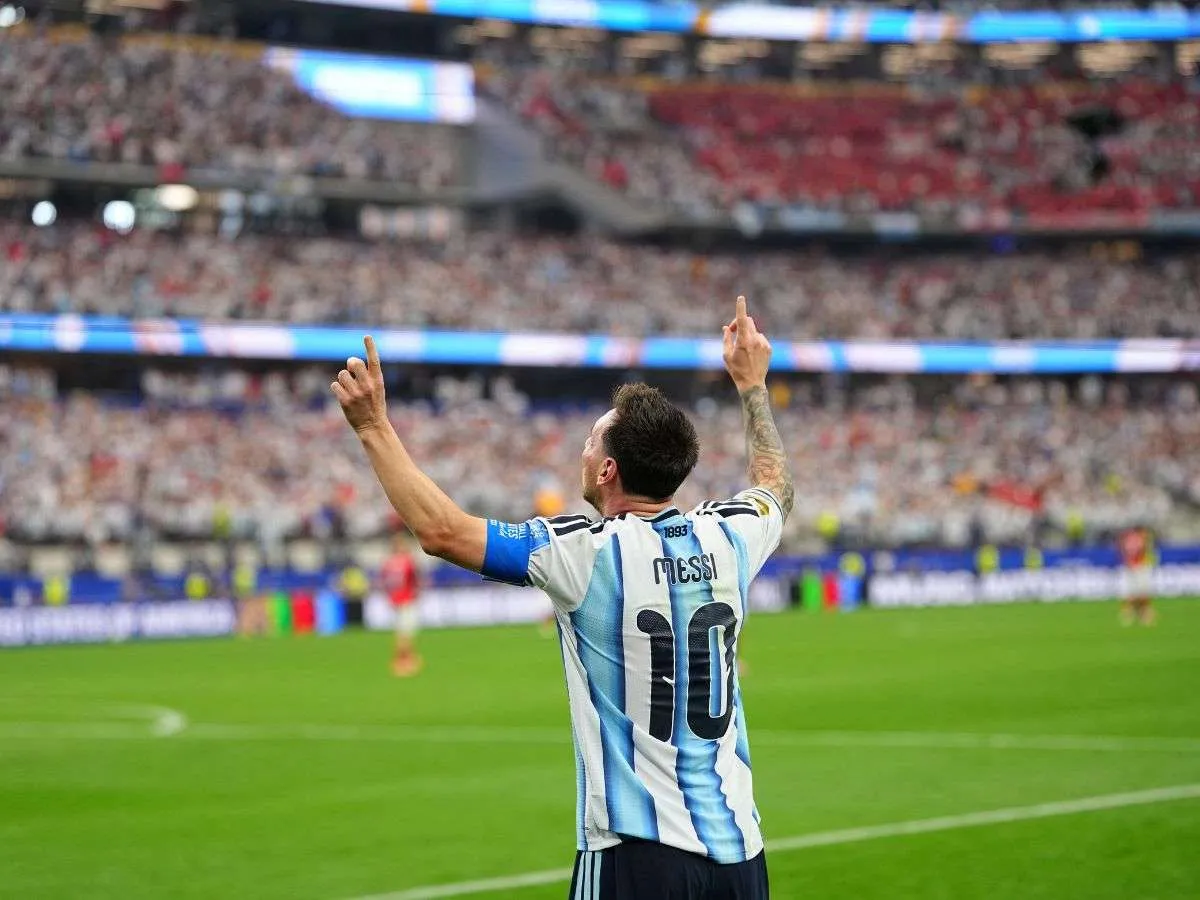 Messi sigue siendo el niño de Grandoli