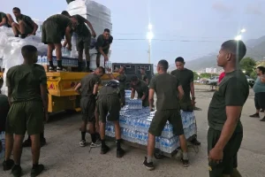 Gobierno despliega ayuda humanitaria de protección a familias de La Guaira