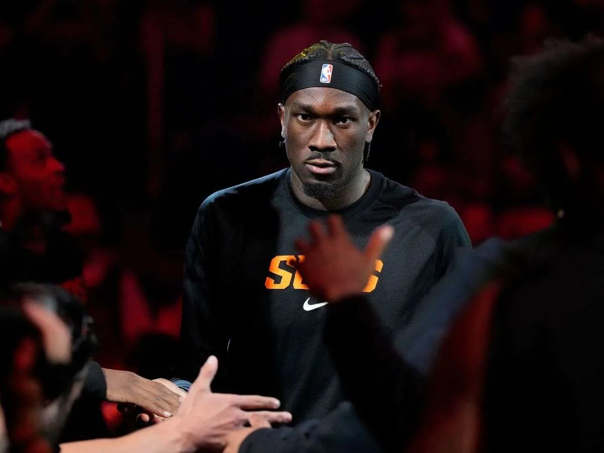 Mark Williams renueva tres años con los Suns