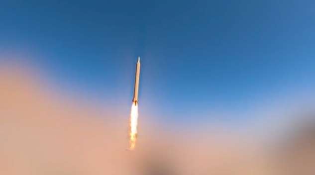 Irán lanza ataque contra la Quinta Flota de EEUU en Baréin