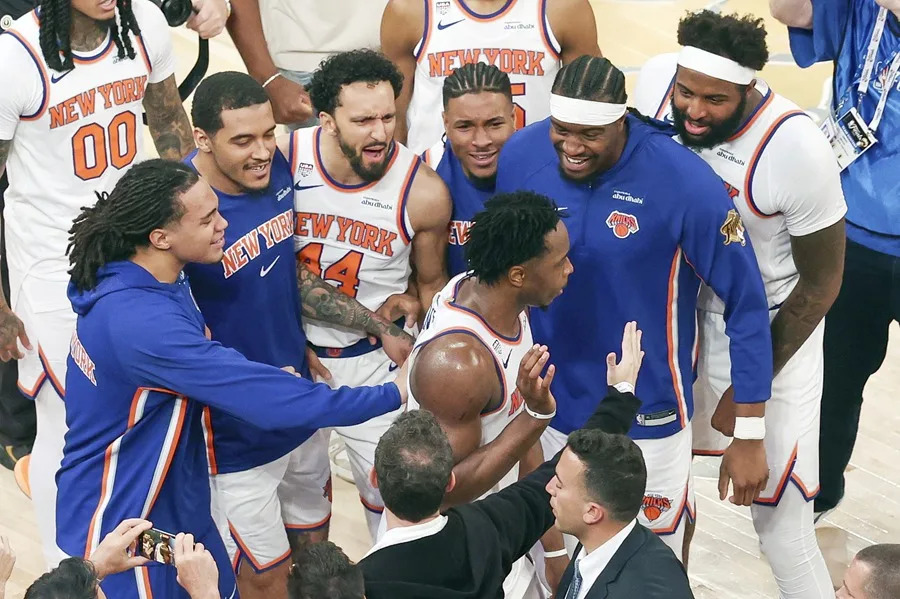 Knicks de Nueva York ponen en jaque a Spurs de San Antonio en la final de la NBA
