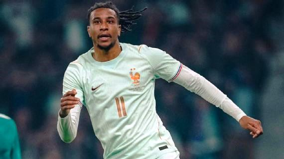 Hat trick de Olise le da la victoria a Francia sobre Irlanda del Norte 3-1