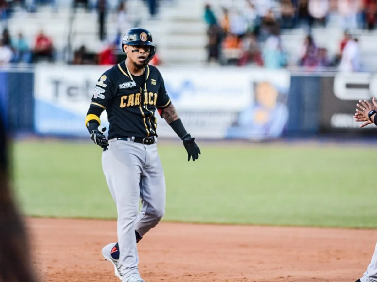 Gabriel Noriega y Orlando Arcia salen de Leones del Caracas