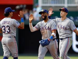 Seager pega jonrón y Rangers llegan a .500