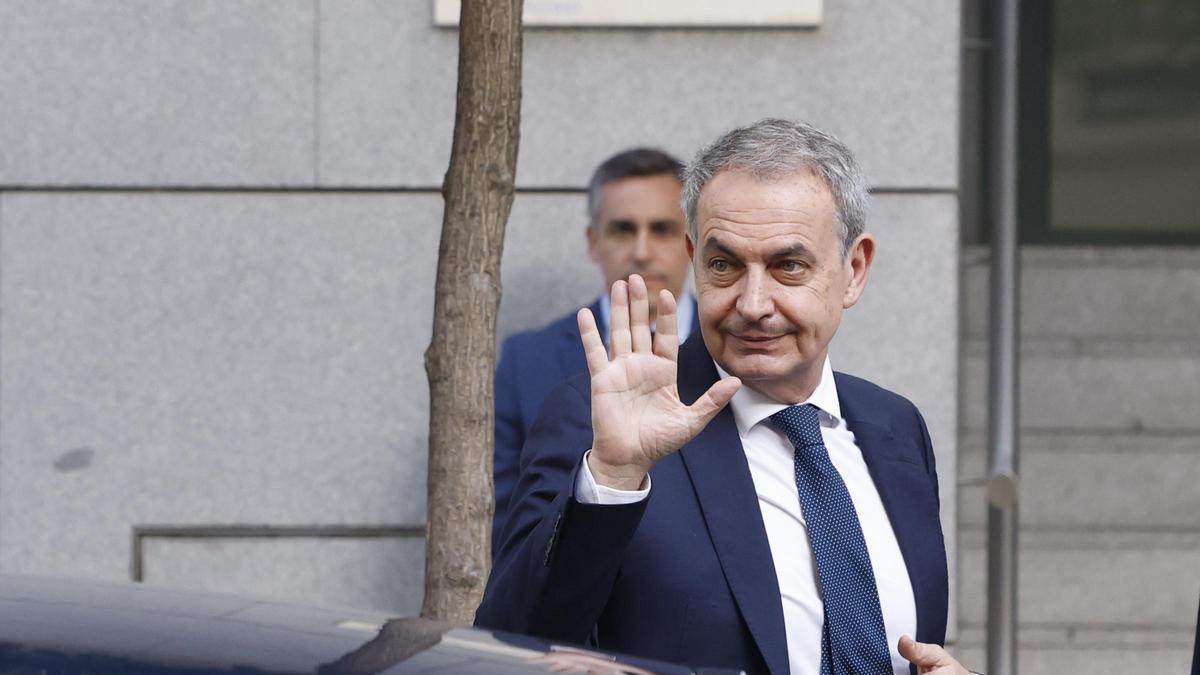 Juez español rechaza retirar pasaporte a Rodríguez Zapatero y no impone cautelares