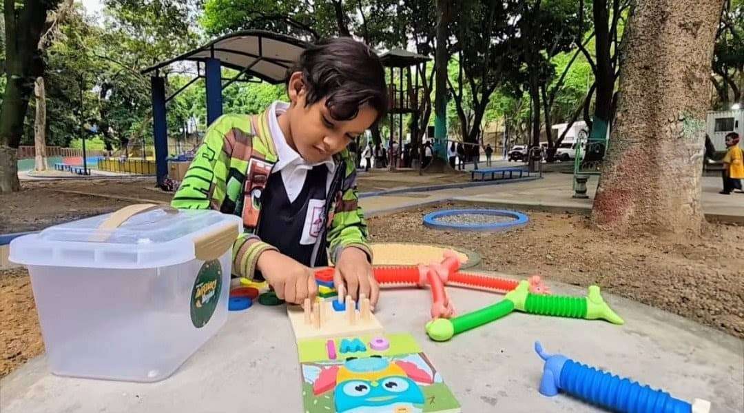 Niños neurodivergentes cuentan con un espacio dentro del parque Arístides Rojas
