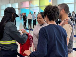 Arriban al país más de 100 connacionales procedentes de EEUU