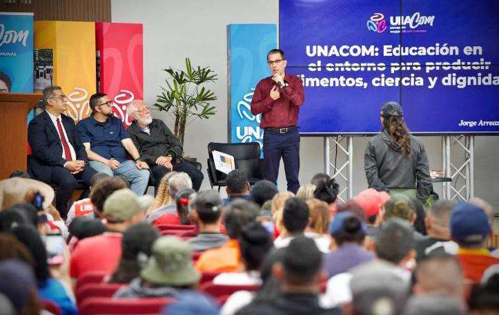 Unacom promueve modelo de educación en el entorno comunitario