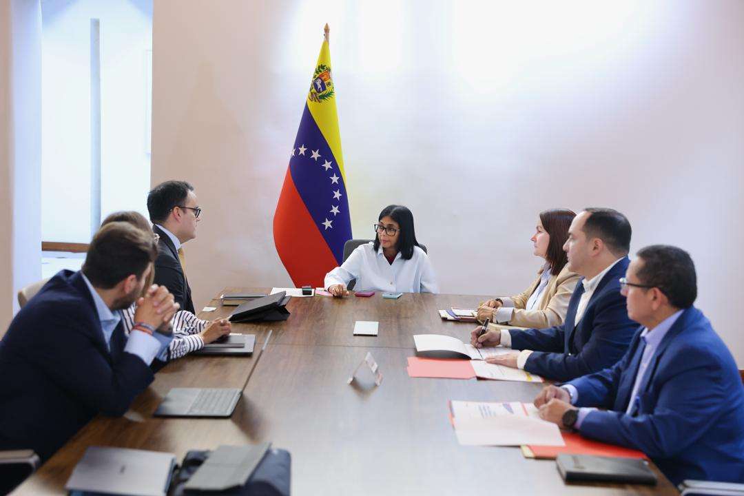 Jefa de Estado (E) y Gabinete de Economía trazan hoja de ruta para expandir fuerzas productivas