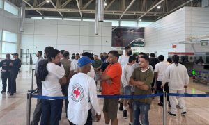 Retornan al país 146 connacionales en vuelo procedente de EEUU