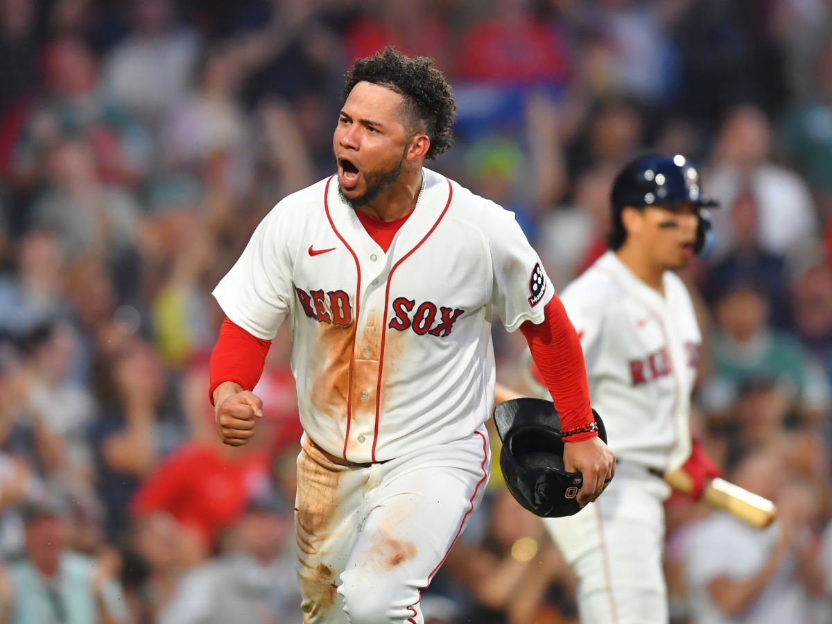 Jonrón de Contreras y dominio de Suárez guían a Boston