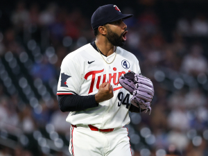 Yoendrys Gómez busca anfianzarse como cerrador de Minnesota