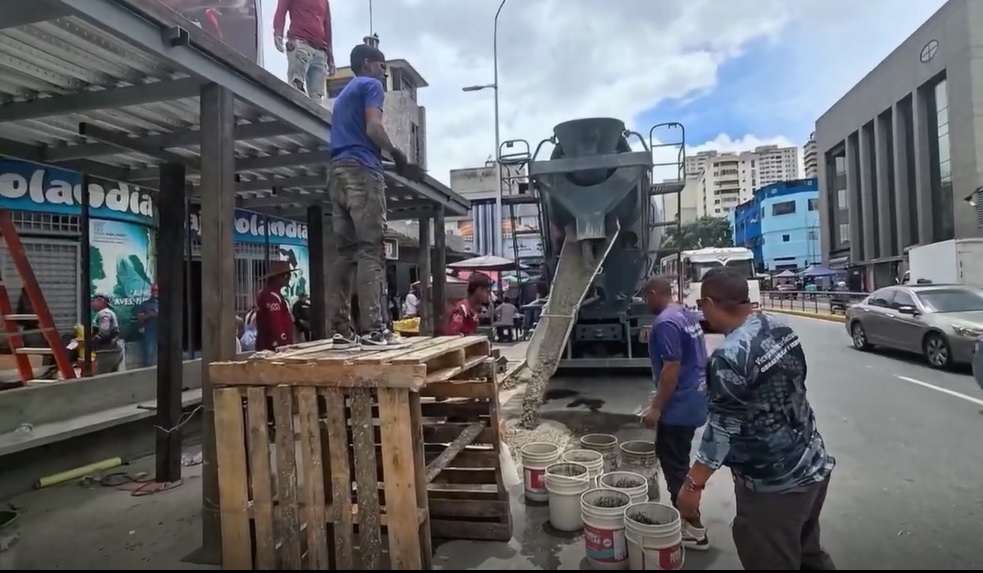 Construyen paradas futuristas en la Baralt