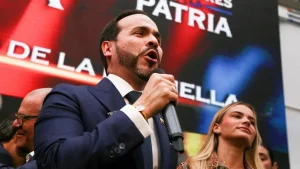 Ultraderechista De la Espriella se declara ganador en elecciones de Colombia