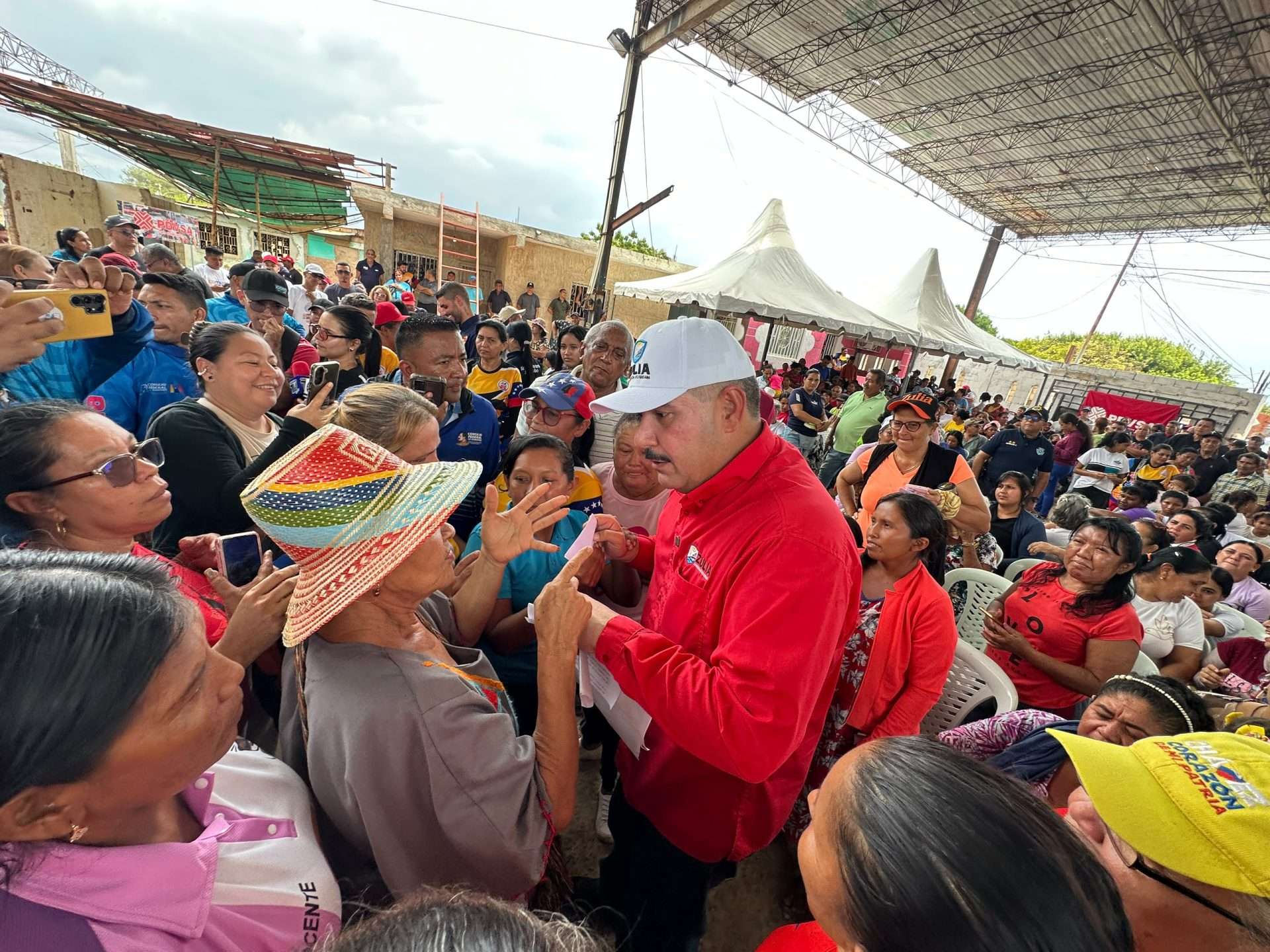 Suman 300 viviendas a red de gas doméstico de Maracaibo