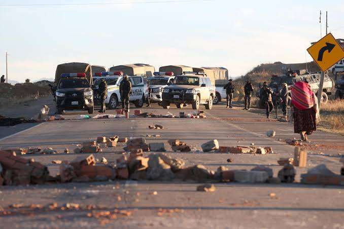 Bolivia mantiene 44 puntos de bloqueo al inicio de estadop de excepción