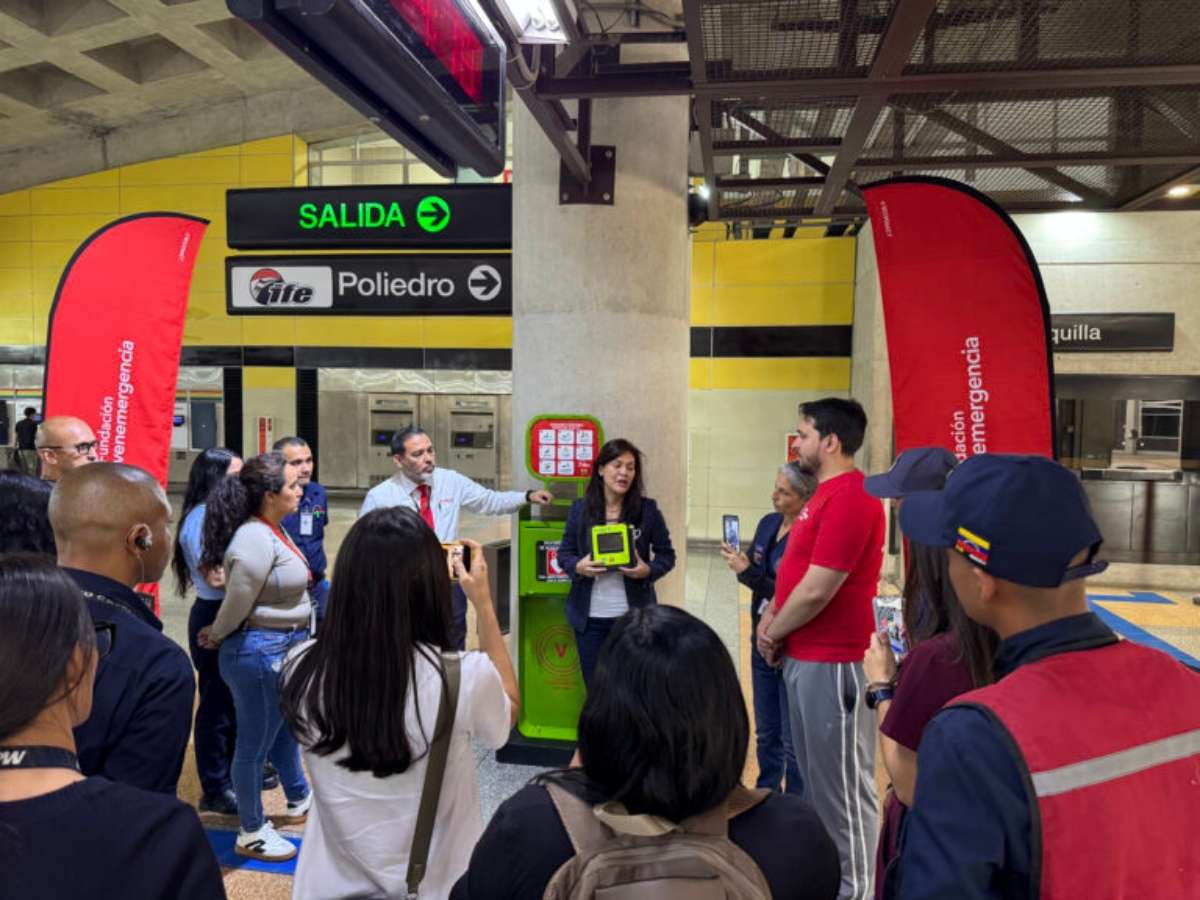Instalaron desfibriladores en estaciones del Metro de Caracas