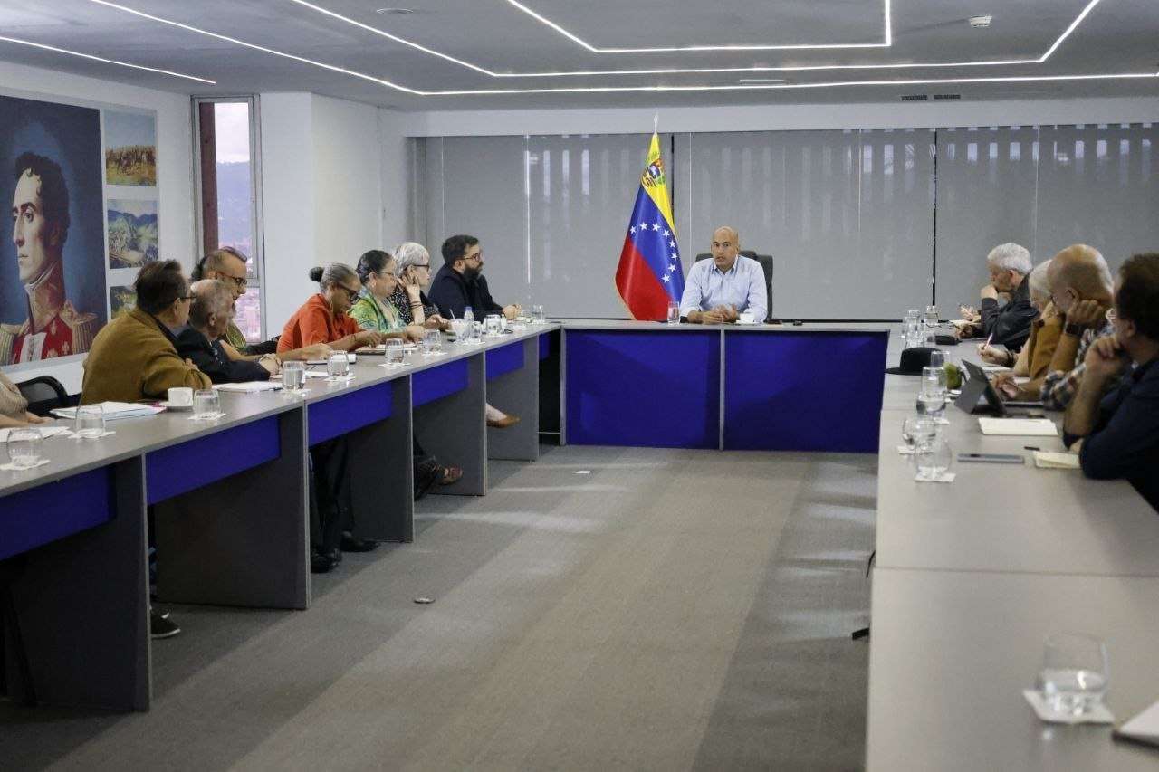 Comisión Presidencial convoca a intelectuales a construir un nuevo paradigma en la gestión pública
