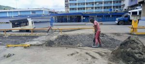 Ejecutan renovación total de accesos viales del hospital Pérez Carreño
