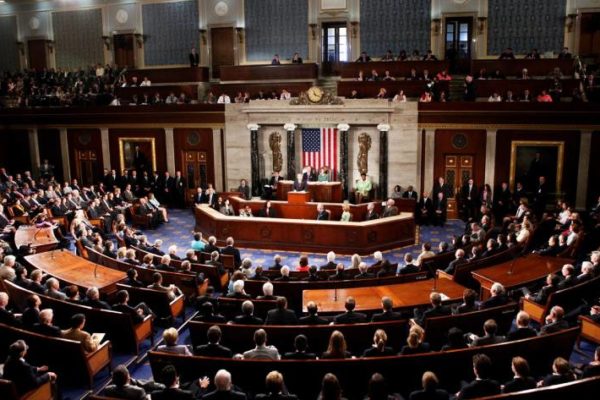 El senado de EEUU aprobó la resolución que pide a Donald Trump retirar las fuerzas militares del conflicto con Irán