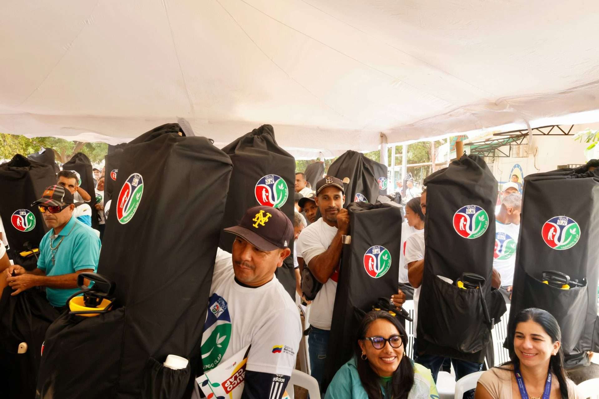 Entregaron más de 100 Kits de trabuco Clap a productores de Sucre