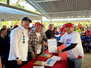 Recursos para 32 proyectos y maquinaria agrícola entregan a comunas del Zulia