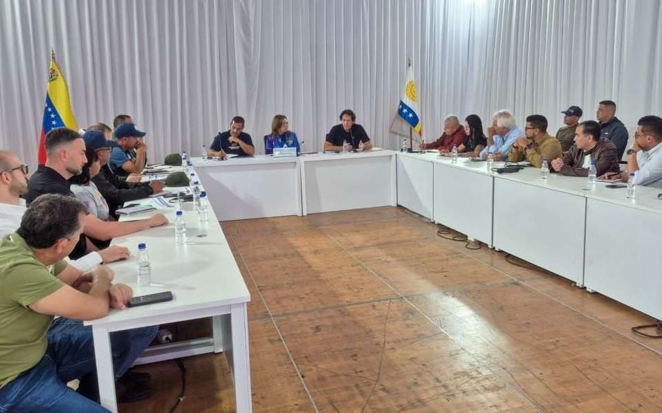Evalúan avances en la reconstrucción de viviendas afectadas en La Guaira